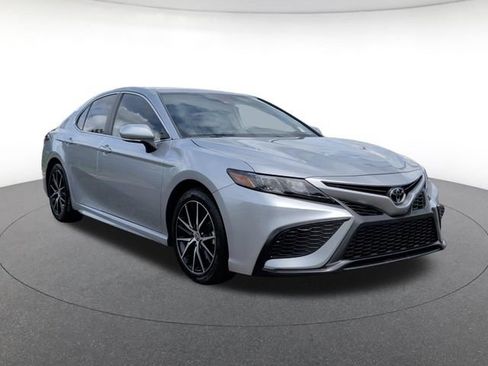 Used 2024 Toyota Camry SE w/ Convenience Package FWD image 8