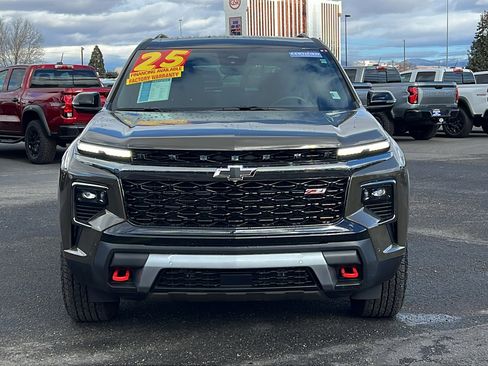 Certified 2025 Chevrolet Traverse Z71 w/ Enhanced Driving Package image 2