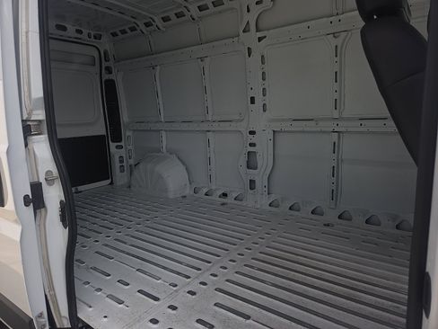 Used 2025 RAM ProMaster 2500 w/ Convenience Group FWD image 6