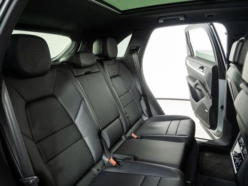 Used 2026 Porsche Cayenne S image 23