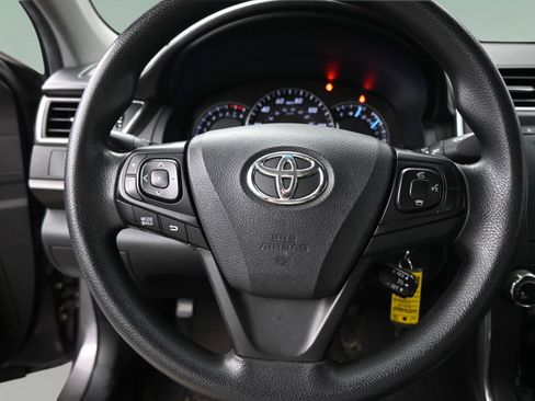 Used 2015 Toyota Camry LE FWD image 27