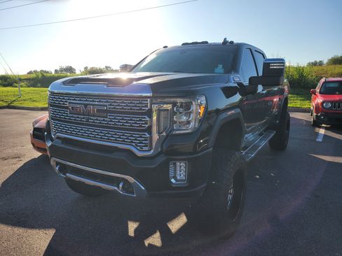 Used 2021 GMC Sierra 2500 Denali w/ Denali Ultimate Package AWD/4WD image 3