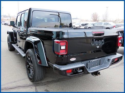 Used 2022 Jeep Gladiator Overland image 5