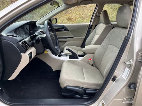 Used 2016 Honda Accord LX image 8