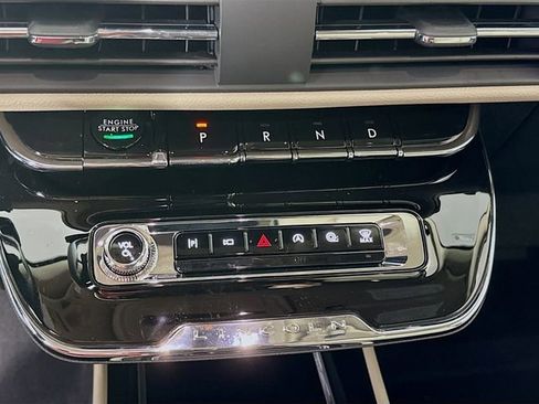 New 2026 Lincoln Corsair Premiere image 17