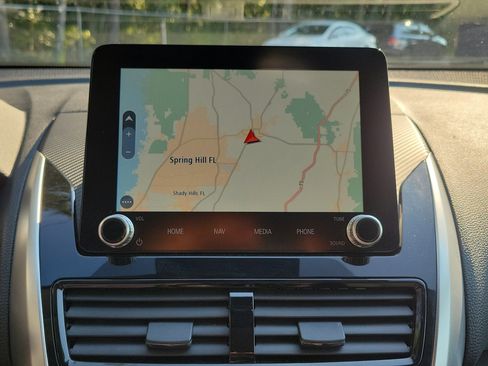 Used 2024 Mitsubishi Eclipse Cross AWD image 12