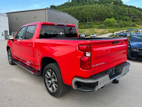 Used 2022 Chevrolet Silverado 1500 LT AWD/4WD image 3