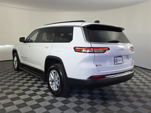 Used 2025 Jeep Grand Cherokee L Laredo image 7