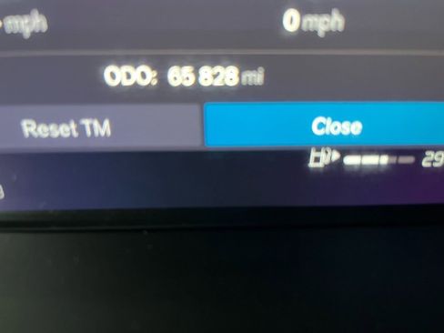 Used 2022 Volvo V90 B6 Cross Country image 16