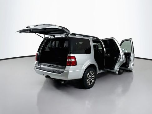 Used 2016 Ford Expedition XLT w/ Equipment Group 202A AWD/4WD image 25