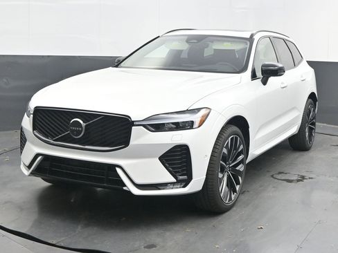 New 2026 Volvo XC60 B5 Ultra w/ Protection Package Premier image 3