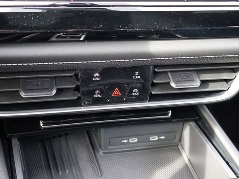 New 2026 Volkswagen Atlas Cross Sport SEL Premium R-Line image 30