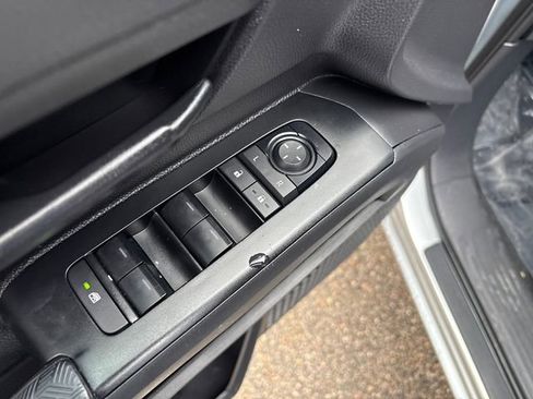 Certified 2025 Toyota Tacoma SR image 27