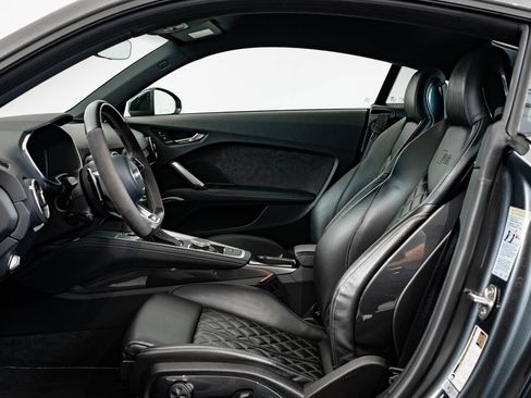 Used 2018 Audi TT RS w/ Technology Package image 21