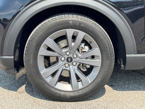 Used 2023 Ford Explorer XLT w/ Equipment Group 202A AWD/4WD image 42