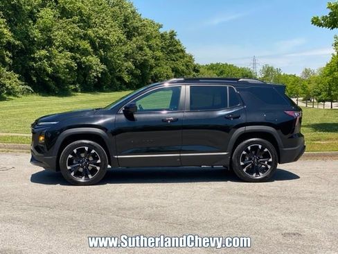 Used 2025 Chevrolet Equinox RS w/ Safety and Technology Package AWD/4WD image 4