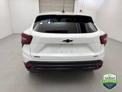 Certified 2024 Chevrolet Trax RS FWD image 5