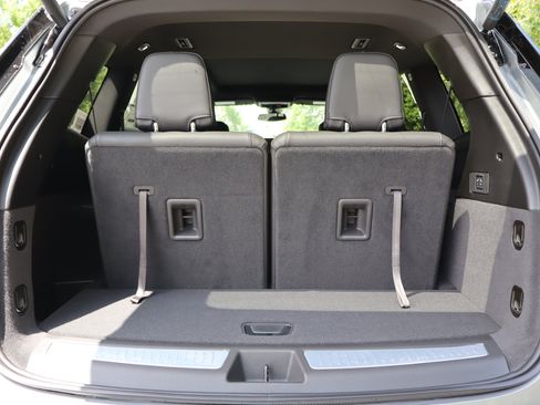 New 2025 Cadillac XT6 Luxury image 23