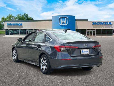 Used 2023 Honda Civic LX image 5