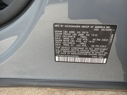 Used 2025 Volkswagen Atlas Peak Edition SE AWD/4WD image 21