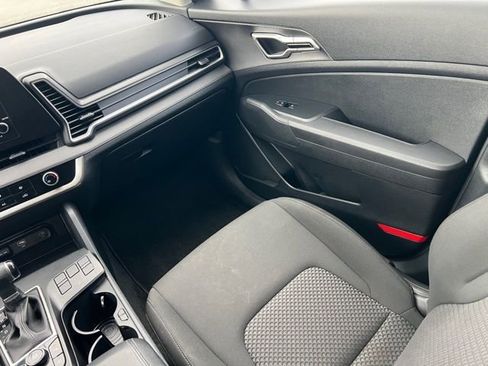 Certified 2024 Kia Sportage LX image 13