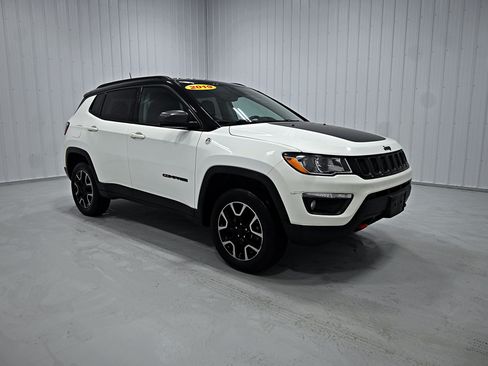 Used 2019 Jeep Compass Trailhawk AWD/4WD image 3