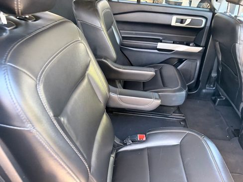 Used 2022 Ford Explorer XLT w/ Equipment Group 202A RWD image 14