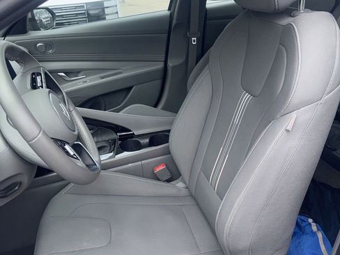 Used 2024 Hyundai Elantra SEL w/ Convenience Package FWD image 6