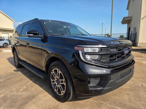 New 2026 Ford Expedition Max Active RWD image 3