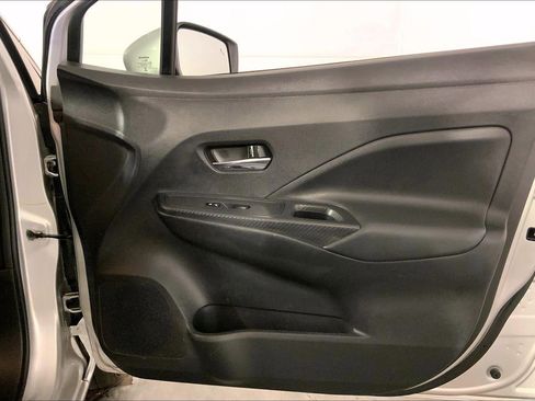 Used 2025 Nissan Versa SV FWD image 25