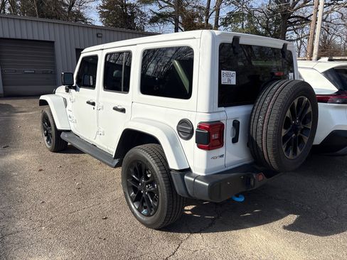 Used 2022 Jeep Wrangler Sahara w/ Cold Weather Group image 43