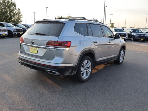 Used 2023 Volkswagen Atlas SE w/ Panoramic Sunroof Package AWD/4WD image 7