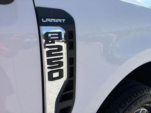 Used 2024 Ford F250 Lariat w/ FX4 Off-Road Package AWD/4WD image 37