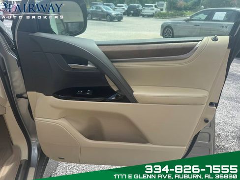 Used 2016 Lexus LX 570 4WD w/ Luxury Package image 34