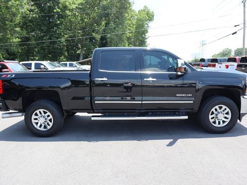 Used 2019 Chevrolet Silverado 2500 LTZ w/ Duramax Plus Package AWD/4WD image 4