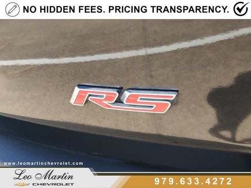 Used 2023 Chevrolet Traverse RS FWD image 5