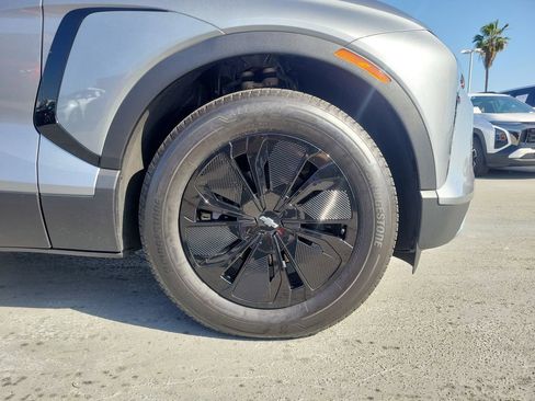 Used 2025 Chevrolet Blazer EV LT w/ Midnight/Sport Edition image 6