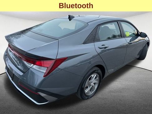 Used 2025 Hyundai Elantra SE image 10