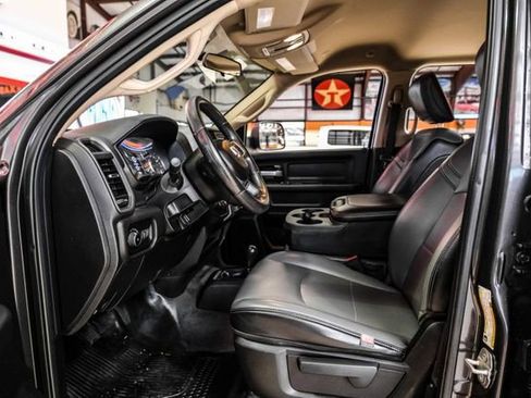 Used 2019 RAM 2500 Tradesman w/ Chrome Appearance Group image 6