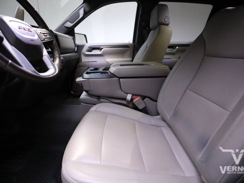 Used 2022 GMC Sierra 1500 SLT w/ X31 Off-Road Package image 10