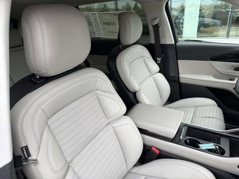 New 2026 Lincoln Nautilus Reserve image 19