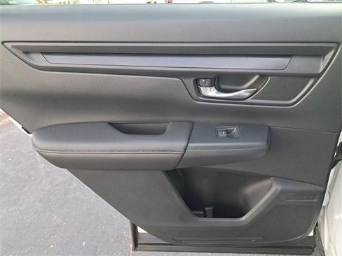 Used 2024 Honda CR-V LX image 13