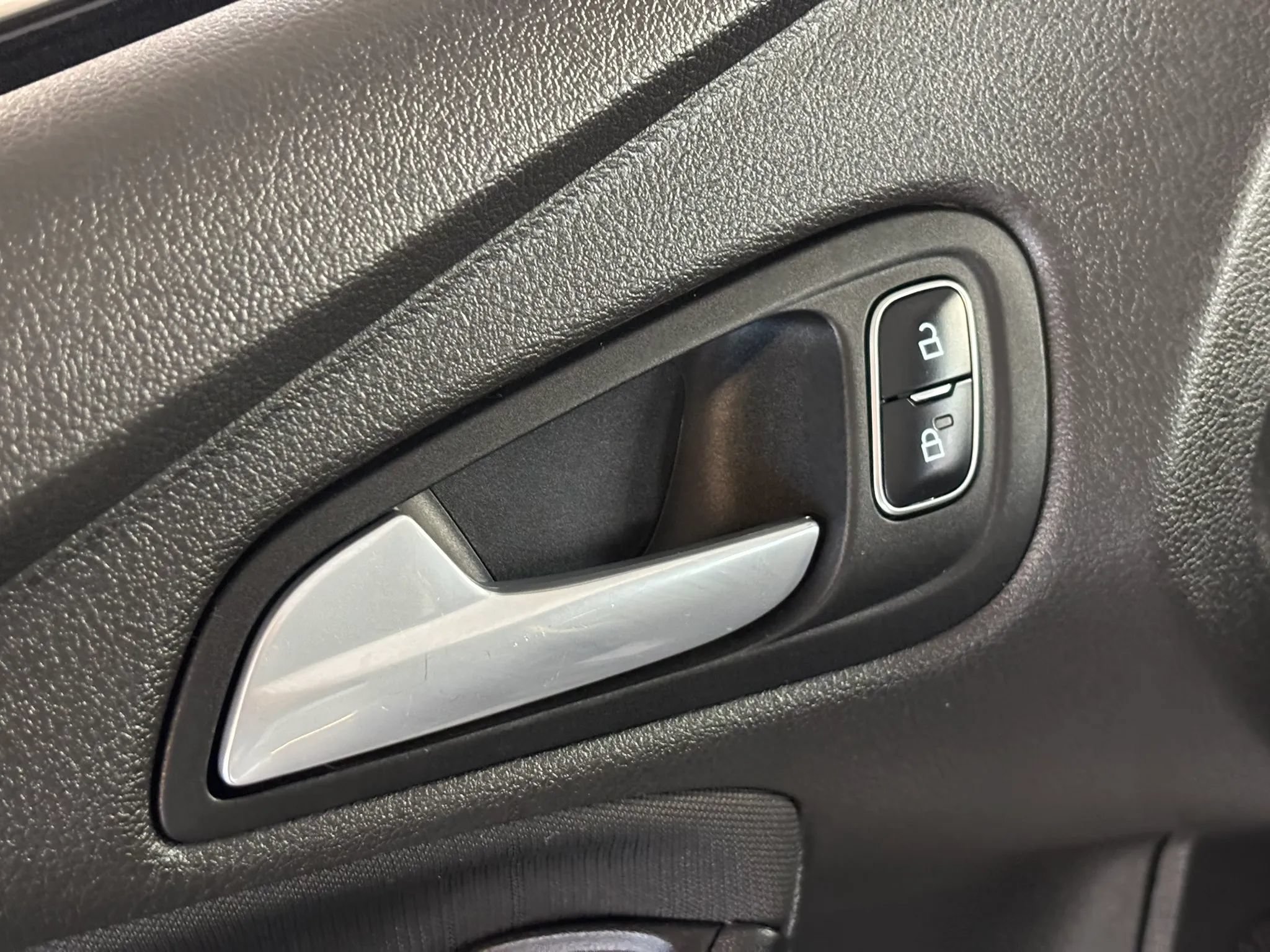 Used 2016 Ford Focus SE w/ SE Cold Weather Package FWD image 19