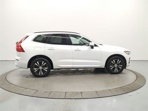 Used 2023 Volvo XC60 B5 Core image 7