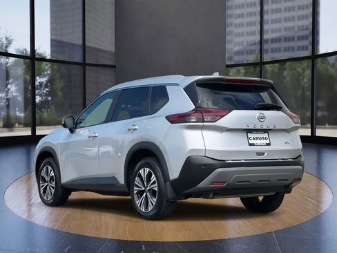 Used 2023 Nissan Rogue SV w/ SV Premium B Package image 5