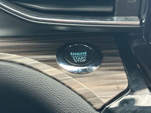 Used 2023 Ford Explorer Limited image 23