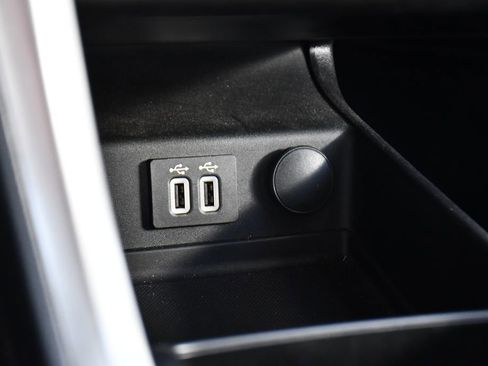 Used 2020 Ford Fusion SE image 29