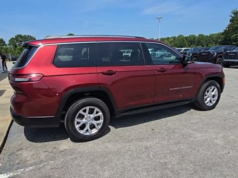 Used 2022 Jeep Grand Cherokee L Limited w/ Luxury Tech Group II AWD/4WD image 8