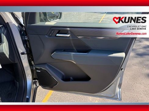 New 2026 GMC Acadia AT4 w/ LPO, Floor Liner Package image 19
