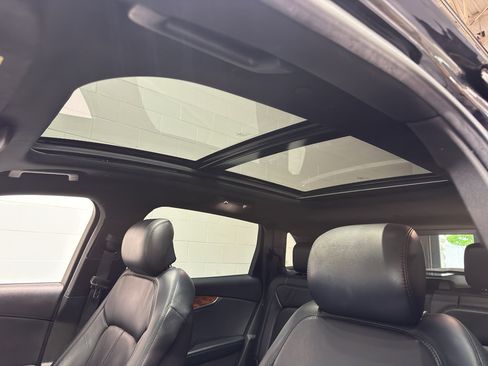 Used 2018 Lincoln MKX Reserve w/ Canadian Touring Package AWD/4WD image 36